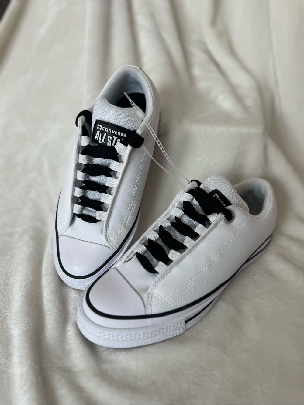 Converse All Star Puff Taylor OX Men’s White Low-Top Sneakers, size 7.5